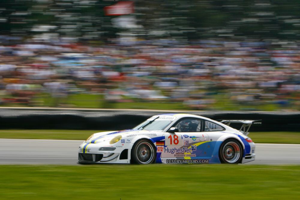 VICI_Racing_Porsche_911_GT3_RSR_2.jpg